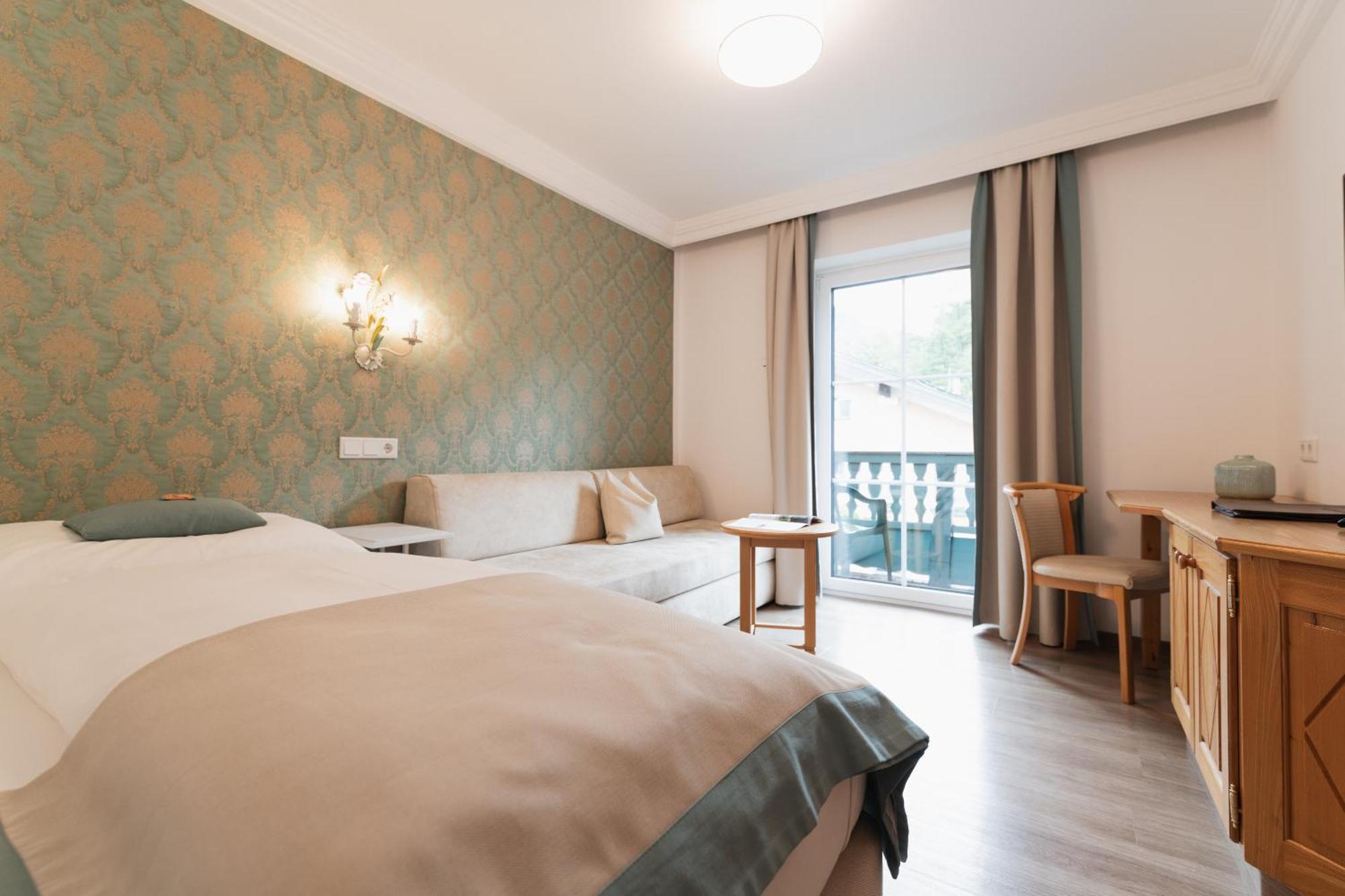 גולינג אן דר זלצאך Gasthof Hotel Hauslwirt מראה חיצוני תמונה