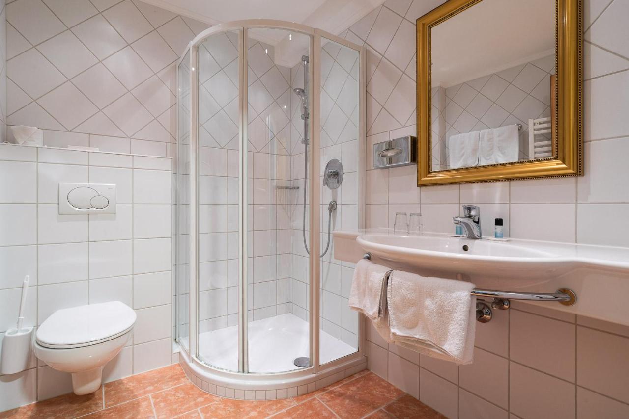 גולינג אן דר זלצאך Gasthof Hotel Hauslwirt מראה חיצוני תמונה