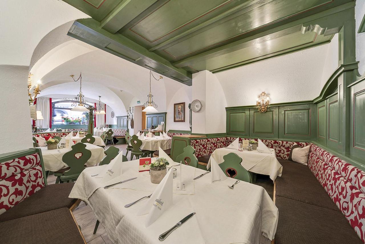 גולינג אן דר זלצאך Gasthof Hotel Hauslwirt מראה חיצוני תמונה